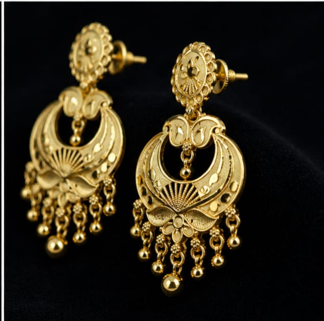 RIVORAH Royal Chandrika Chandbali Earrings