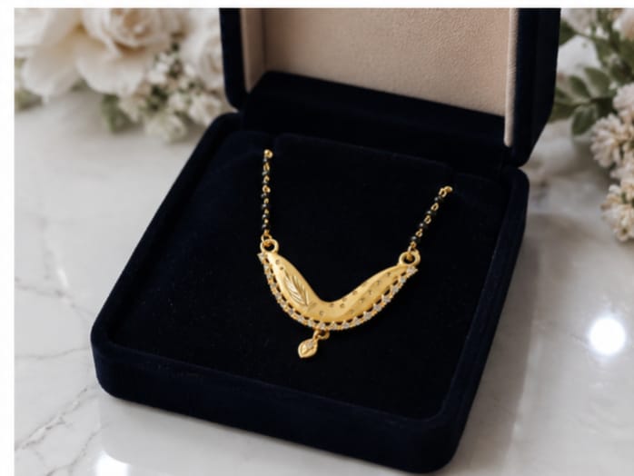 RIVORAH Golden Leaf Mangalsutra